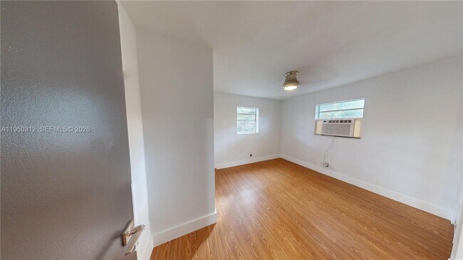 Building Photo - 404 NW 21st Terrace