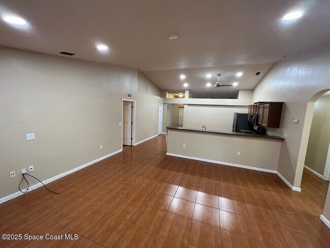 Building Photo - 156 Frederica Ave