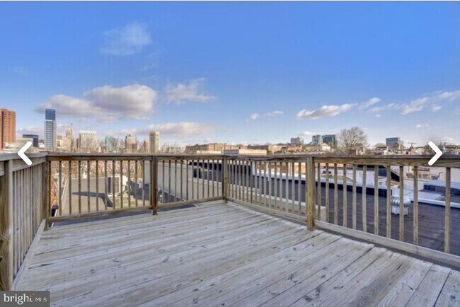 Building Photo - 111 E Cross St