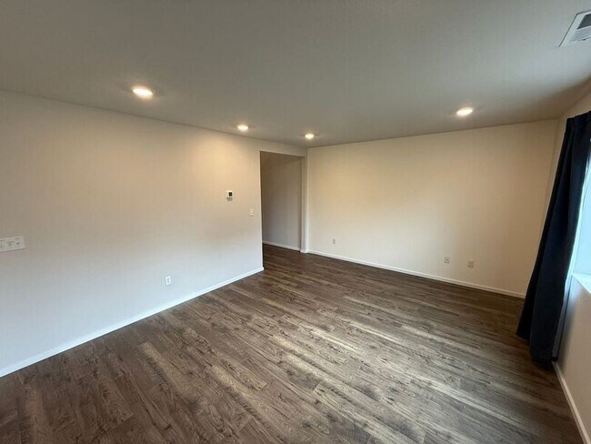 Building Photo - 4816 Apollo Ave