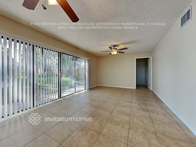 Building Photo - 15707 GardenSide Ln