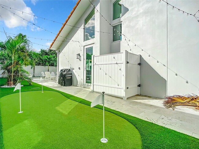 Building Photo - 104 Angelfish Ln