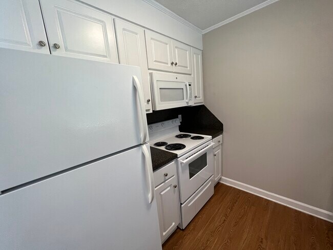 Building Photo - 2507 Saint Christopher Cir SW
