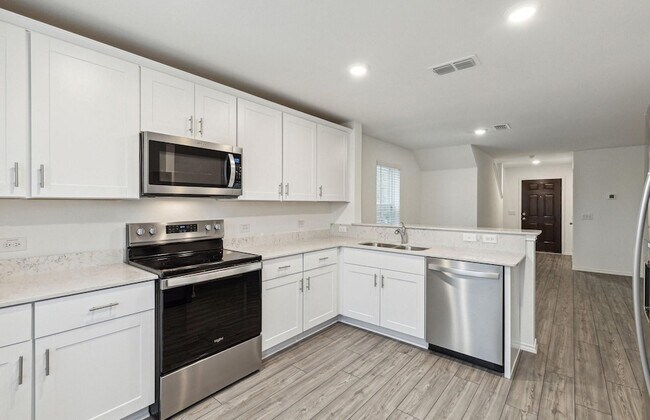 Building Photo - 820 Lake Fletcher Rd