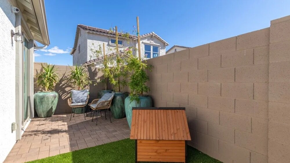 Building Photo - 25238 N 142nd Dr