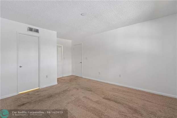 Building Photo - 9995 Nob Hill Ln