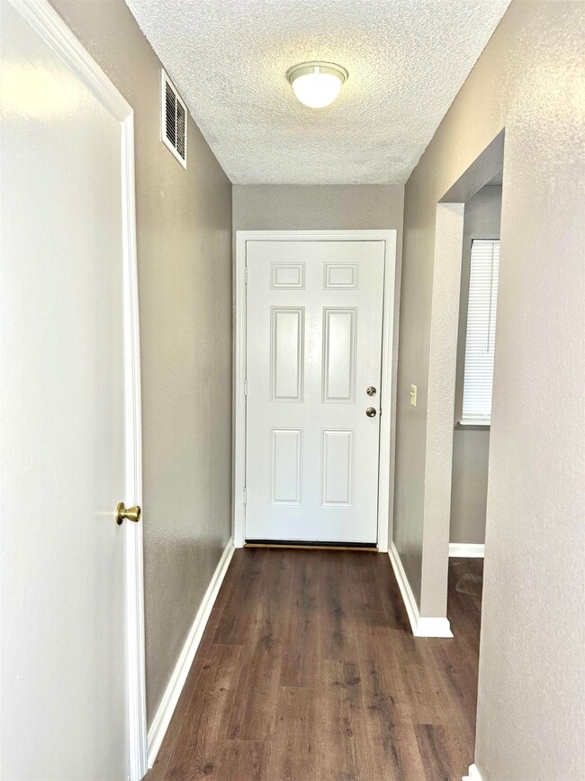 Building Photo - 1928 Nicklaus Ct