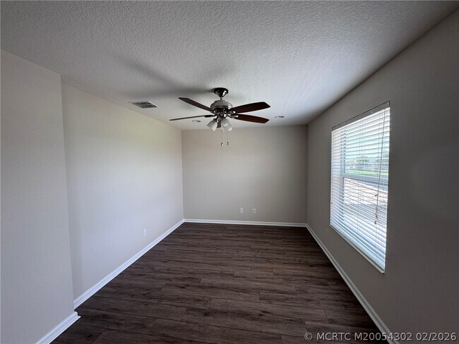 Building Photo - 11239 SW Barton Way