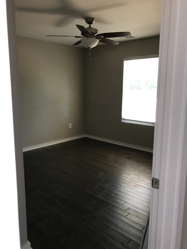 Building Photo - 1914 Double Log Cabin Rd