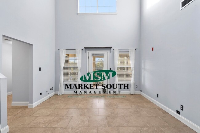 Building Photo - STUNNING GATED COMMUNITY CONDO ON WHITEMAR...