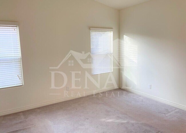 Building Photo - 2723 E Mews Rd