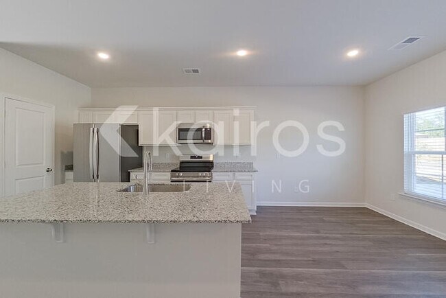 Building Photo - 2461 Banyan Cir