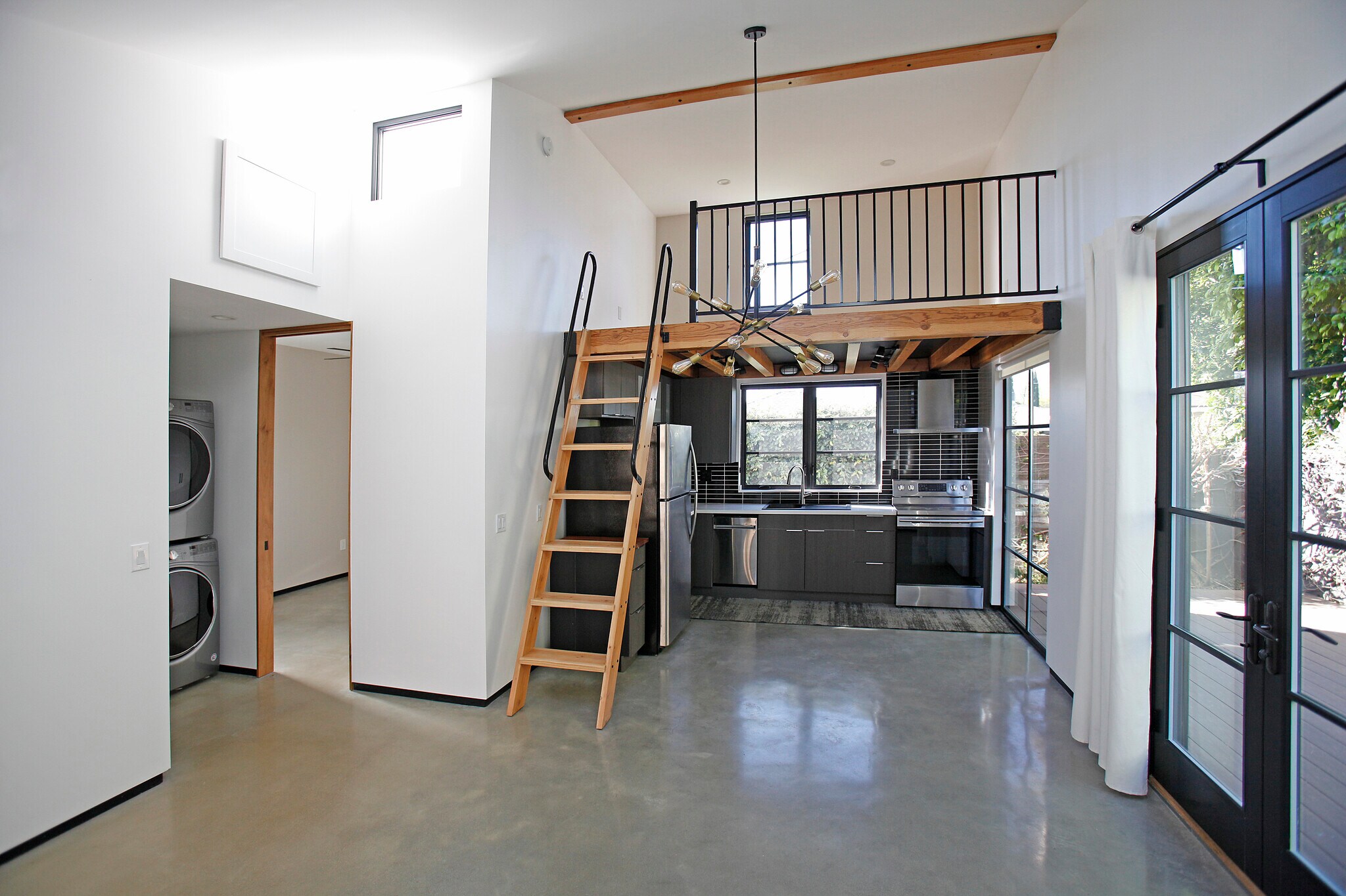 Building Photo - 6345 Babcock Ave