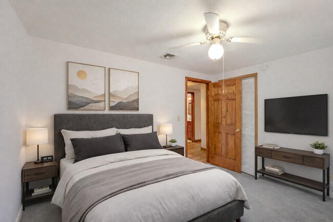 Building Photo - Refined Ranch Living in a Private Natural Setting