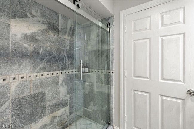 Building Photo - 317 3rd Ave