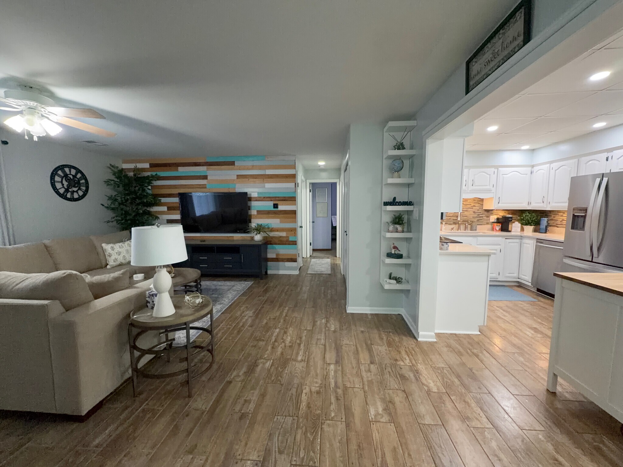 Building Photo - 920 Camellia Dr