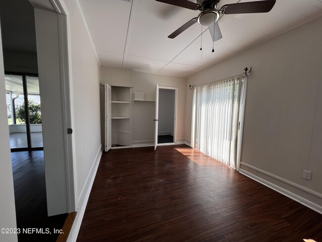 Building Photo - 451 Whiting Ln