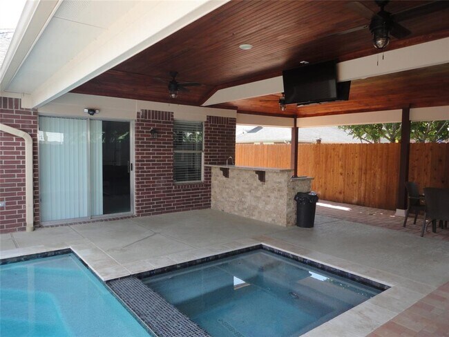 Building Photo - 4803 Russet Trail Ct