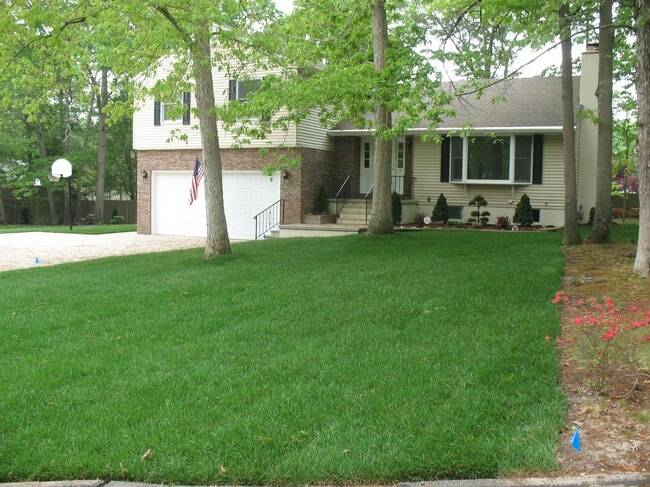 Primary Photo - 13 Erma Dr