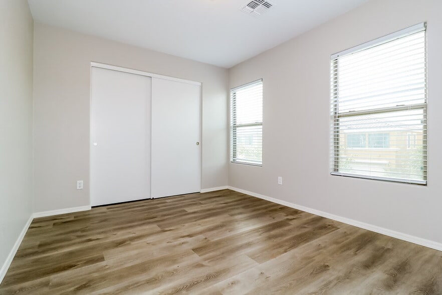 Building Photo - 6326 W Harwell Rd