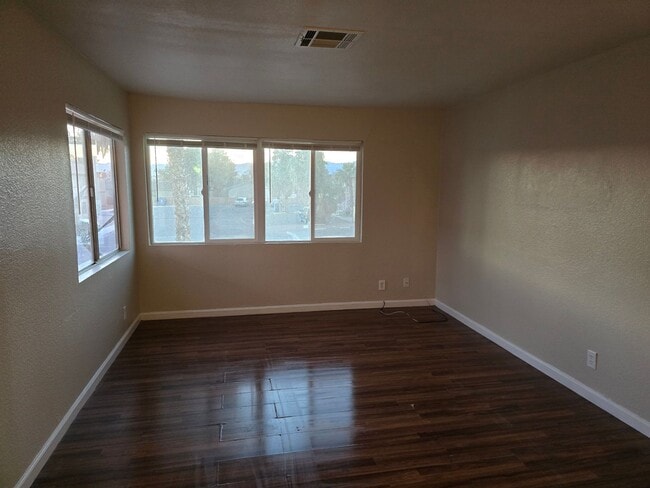 Building Photo - 1724 Breckenwood Ct