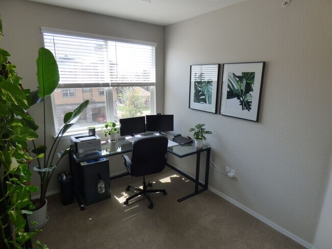 Building Photo - 15470 Canyon Rim Dr
