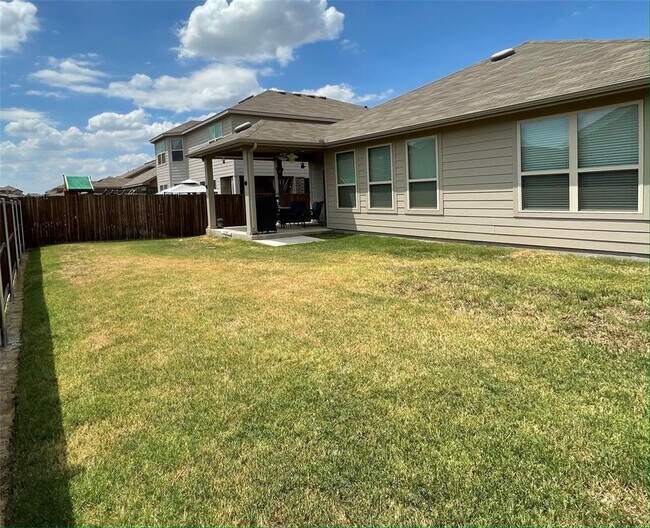 Building Photo - 5616 Las Lomas Ln