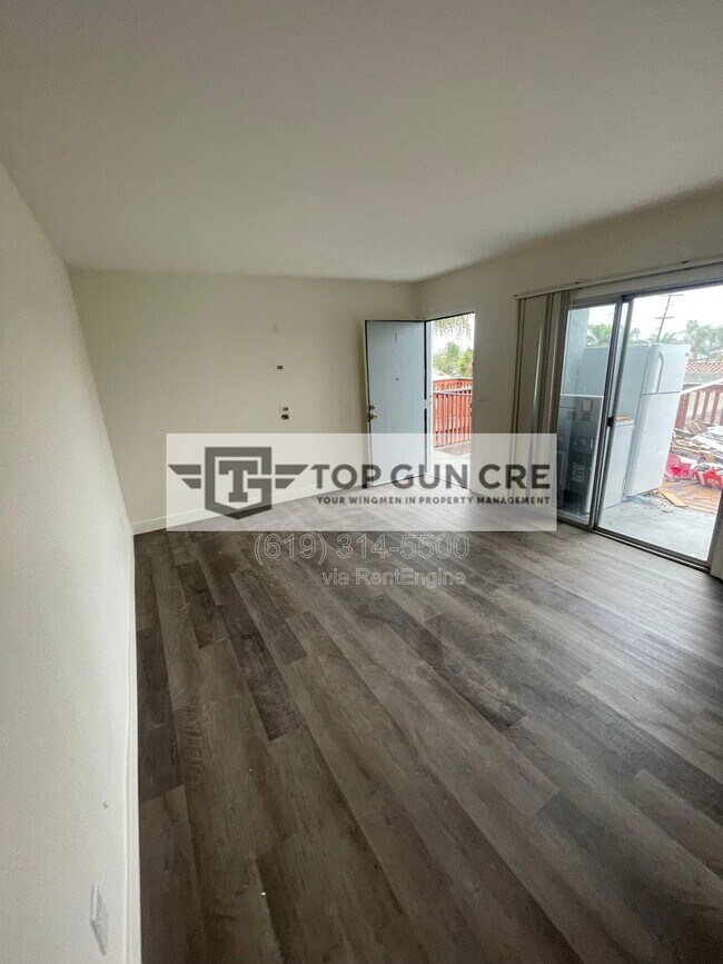 Building Photo - 220 W Park Ave