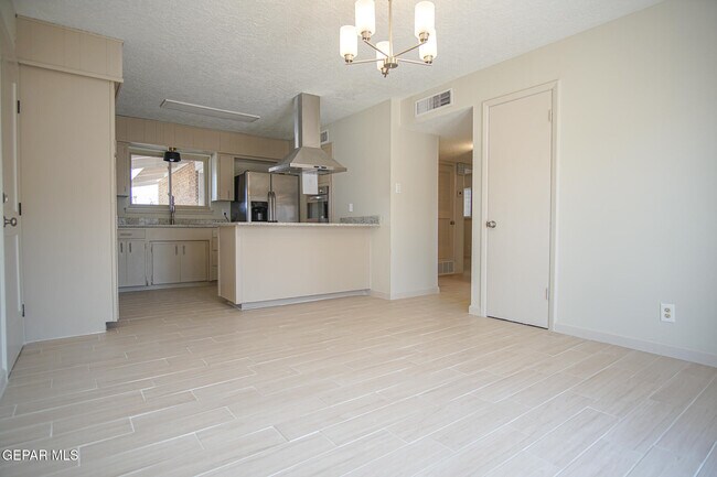 Building Photo - 3313 Cork Dr