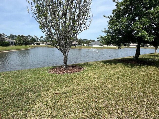 Building Photo - 121 Raintree Cir