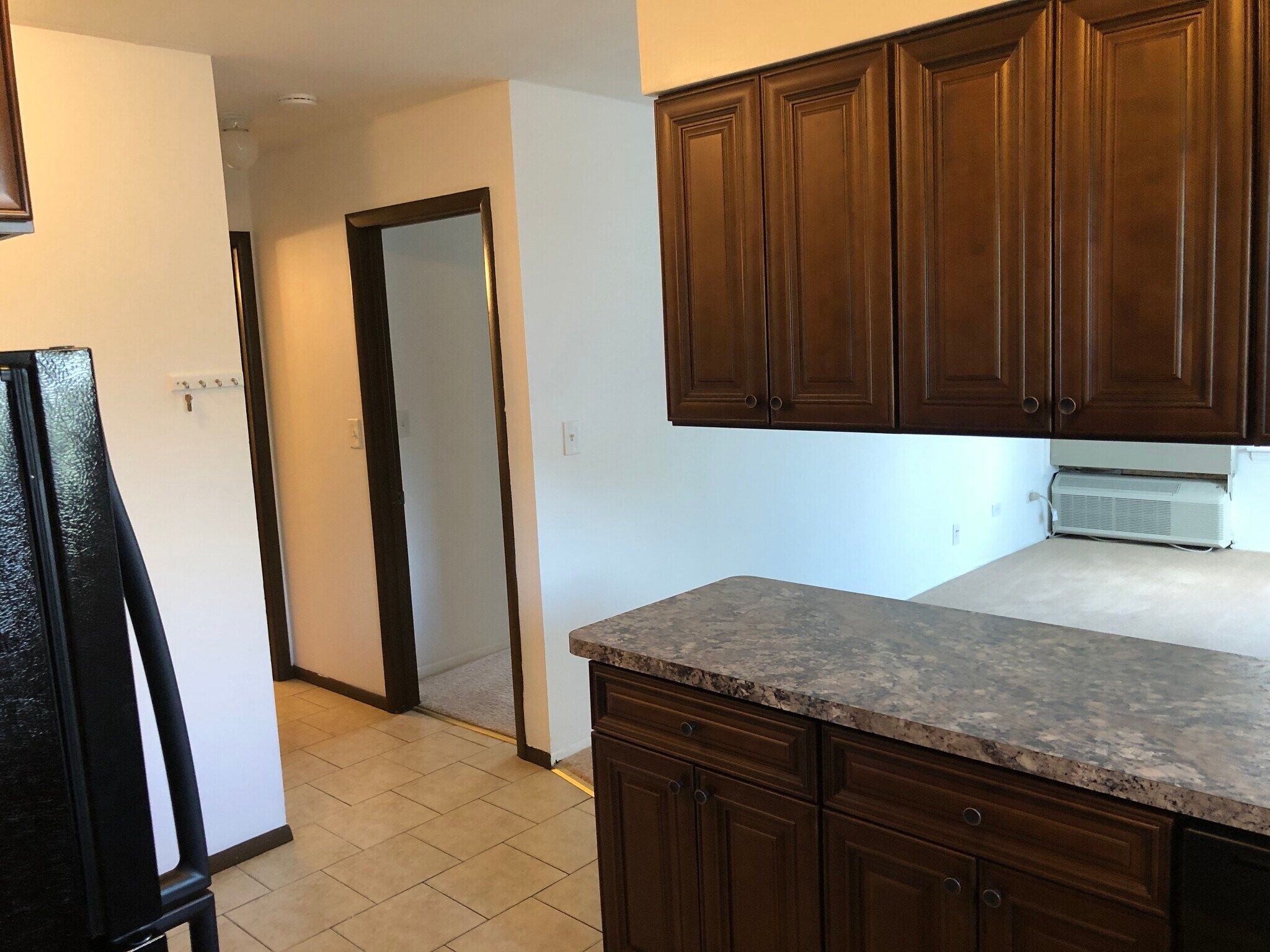 Building Photo - 650 Westmoreland Dr