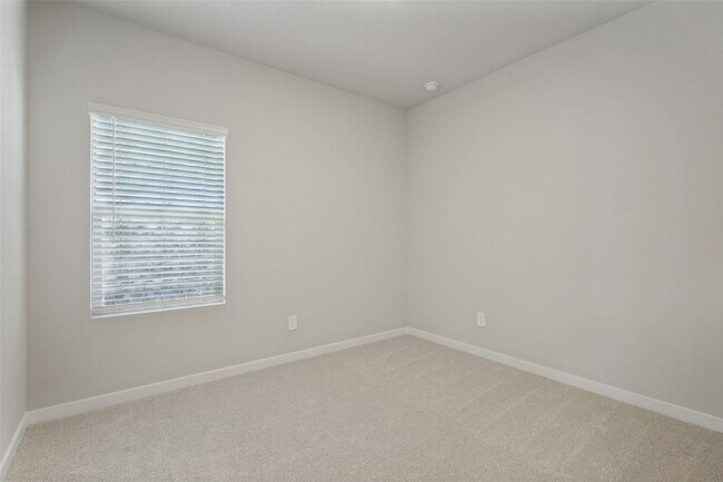Building Photo - 6006 Alderton Dr