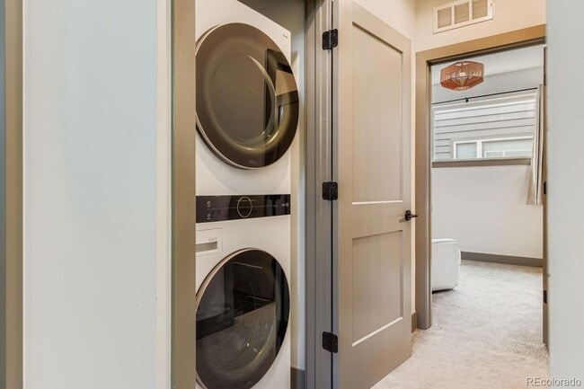 Building Photo - 1280 E Hampden Ave