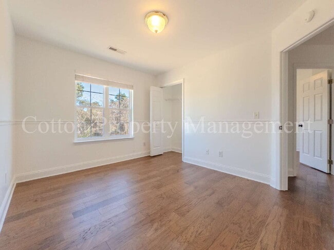 Building Photo - 4BR/2.5BA Pet Friendly home – BONUS Electricity Included! – Close to Beach & Shopping – $2,600/month