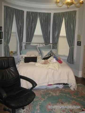 Building Photo - 73 Westland Ave