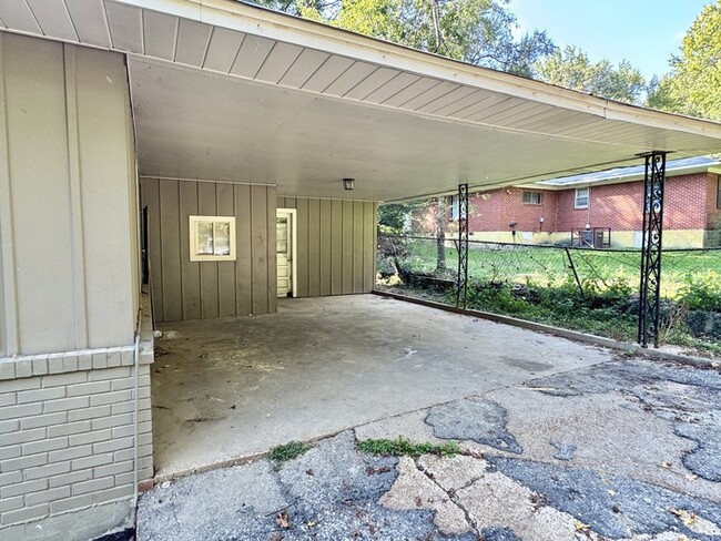 Building Photo - 2929 Bede Rd