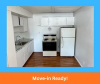 Building Photo - 2402 E 6th St