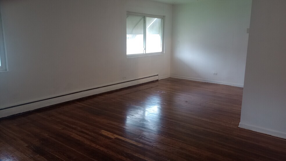 Building Photo - 9113 Lawler Ave