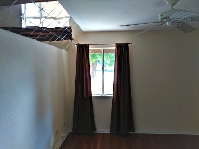 Mirrors have been removed - 3520 Lebon Dr