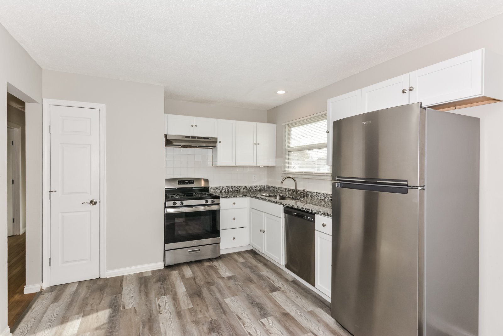 Building Photo - 1760 Flordawn Dr