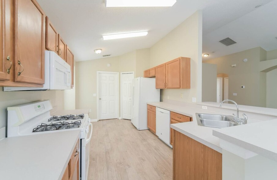 Building Photo - 216 Manoel Ln