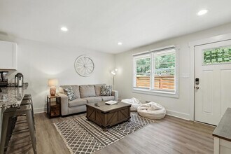 Building Photo - 175 Sherwood Dr
