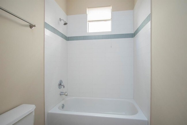 Building Photo - 5606 Blossom St