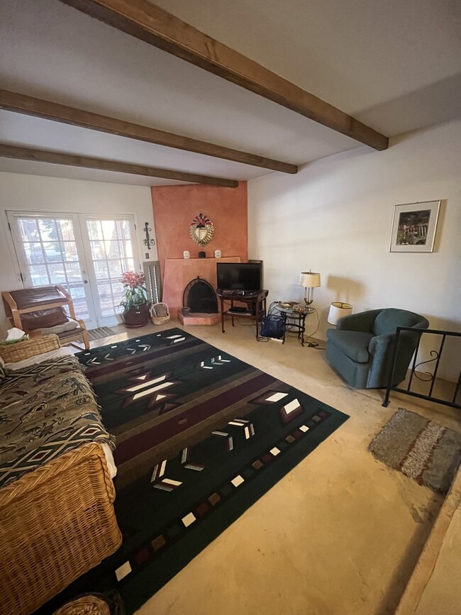 Building Photo - 405 Cam De La Placita