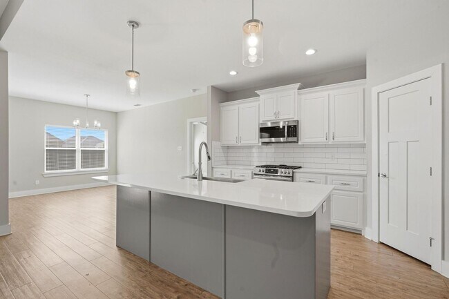 Building Photo - 6609 Desert Willow Tr
