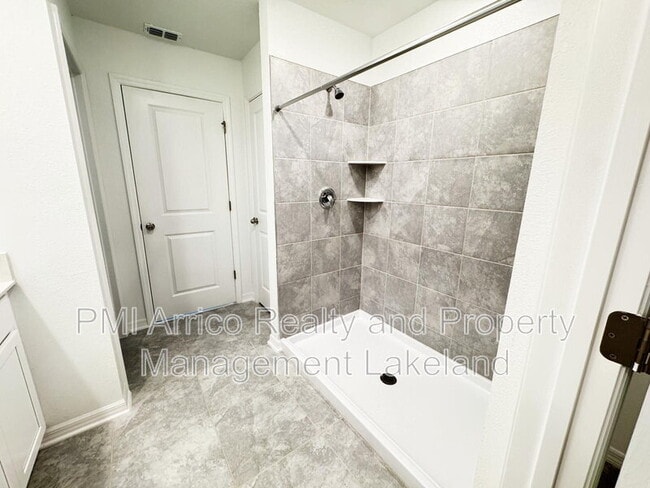 Building Photo - 645 Bell Prairie Cir