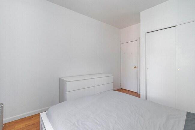 Building Photo - 329 E 94th St