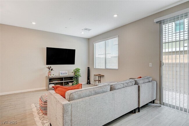 Primary Photo - 9276 Desert Pearl Ave