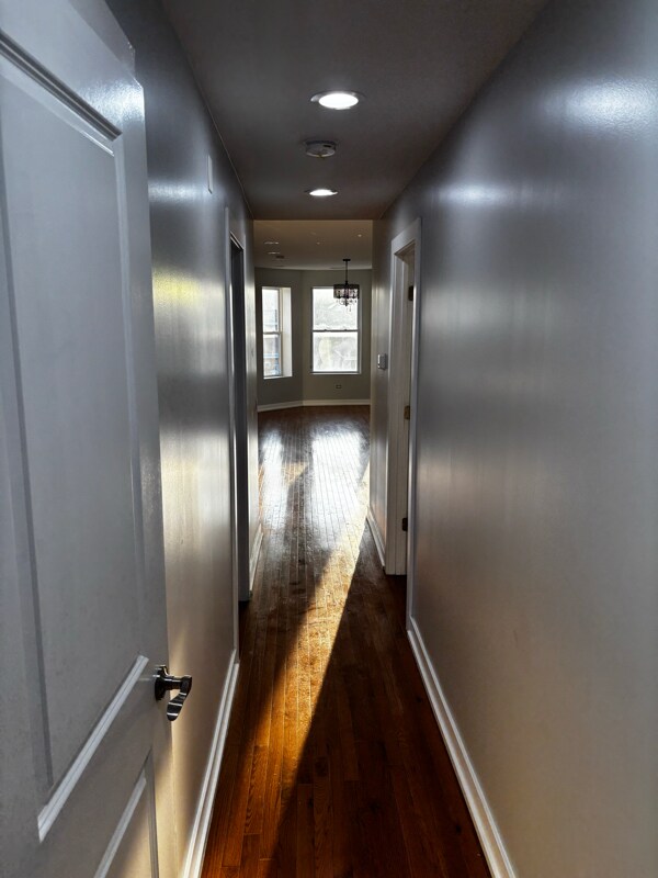Building Photo - 6744 S St Lawrence Ave