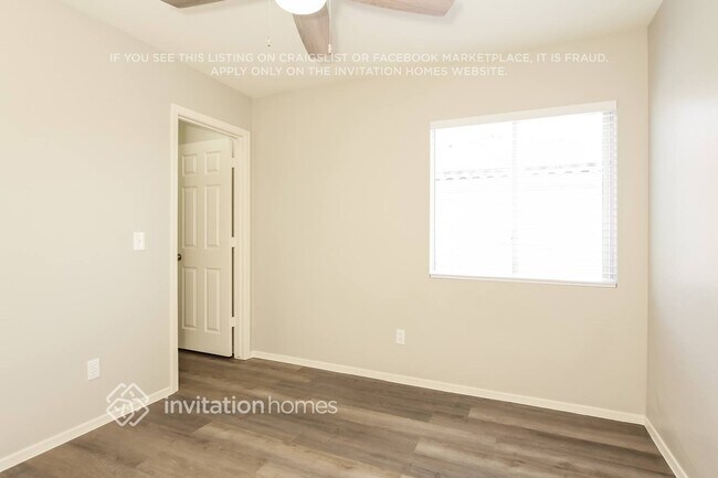 Building Photo - 12934 W Laurel Ln